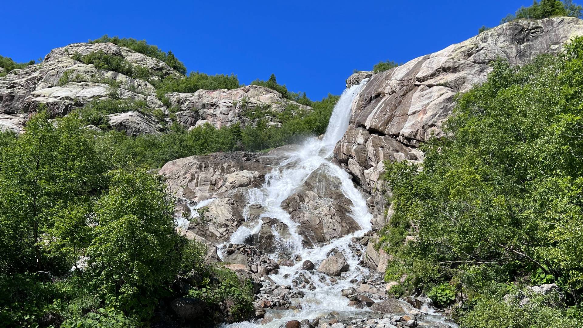 Алибекский водопад